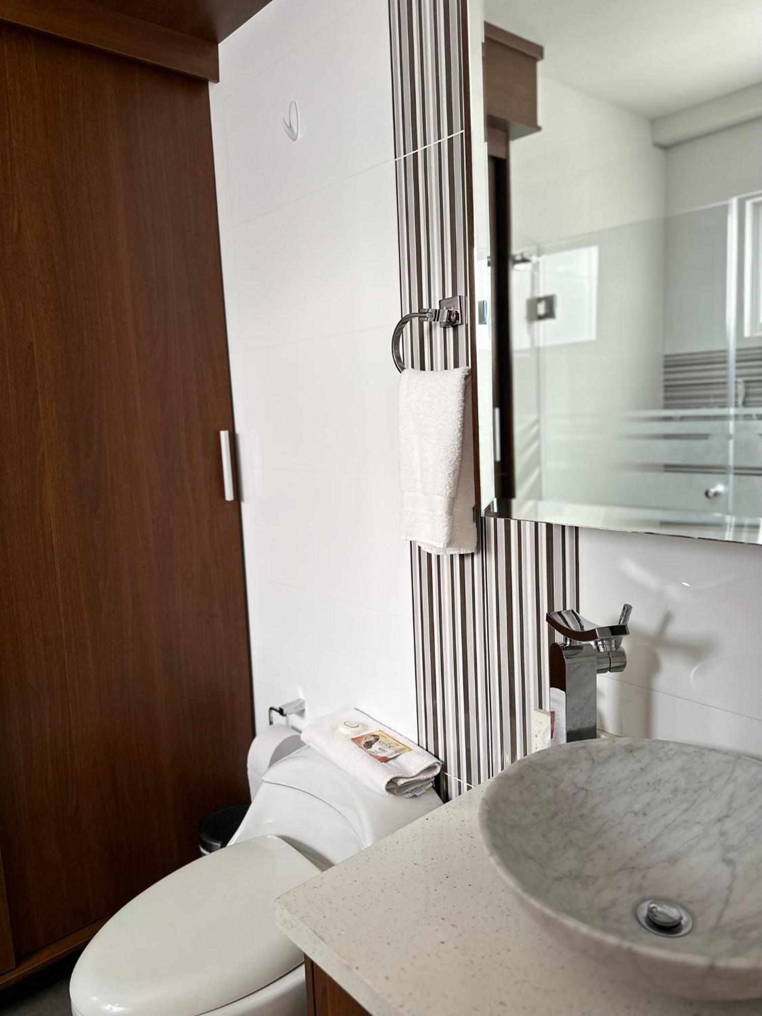 Instant Hotel - Departamento En Ambato Exteriér fotografie